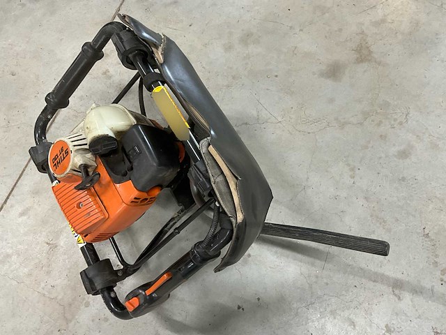 Stihl bt 130 grondboor - functioneel - afbeelding 2 van  5
