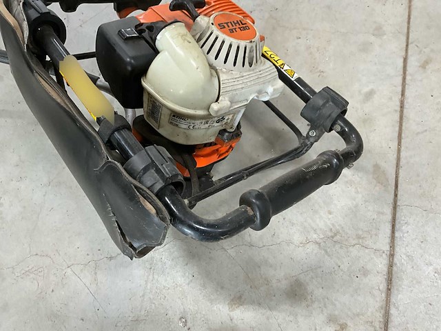 Stihl bt 130 grondboor - functioneel - afbeelding 4 van  5