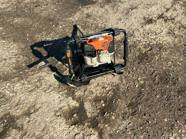 Stihl bt 131 grondboor - afbeelding 1 van  5
