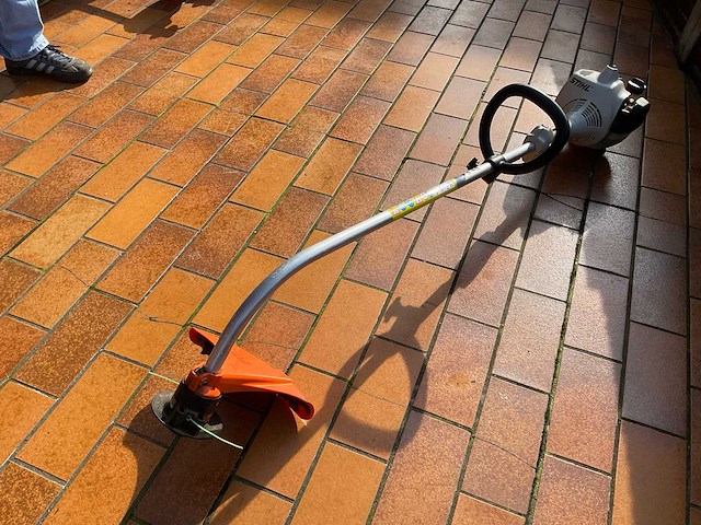 Stihl fs45 benzine-onkruidmaker - afbeelding 1 van  6
