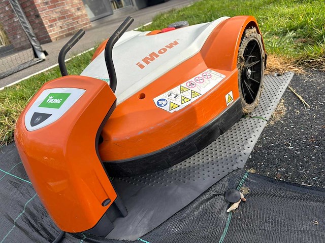 Stihl grasmaaier - robot grasmaaier rmi632 - afbeelding 1 van  4