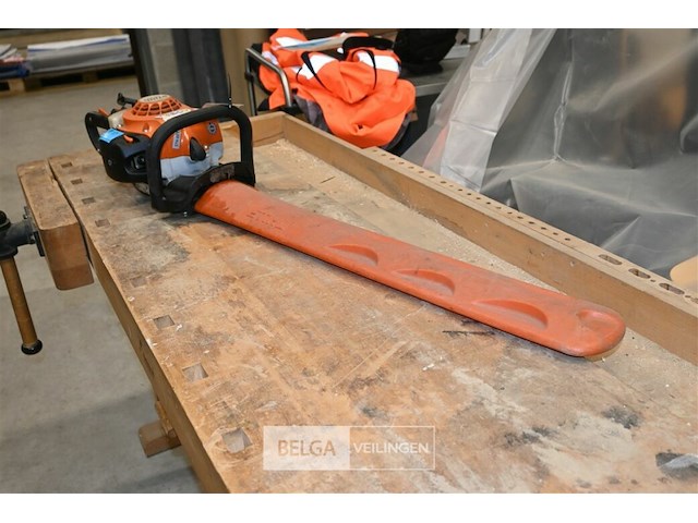 Stihl heggenschaar op benzine - afbeelding 1 van  5