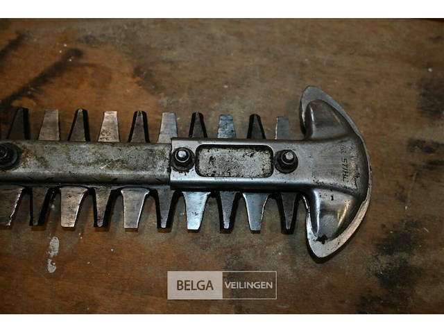 Stihl heggenschaar op benzine - afbeelding 3 van  5