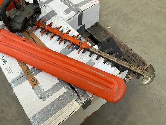 Stihl hs82r heggenschaar - afbeelding 2 van  5