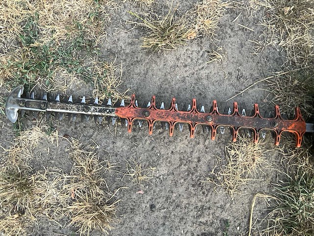Stihl hs82t - heggenschaar - afbeelding 5 van  5