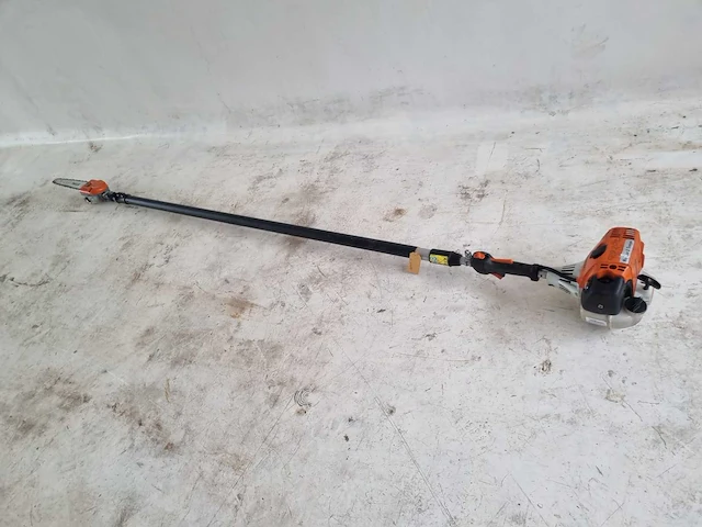 Stihl ht101 hoogsnoeier - werkend - afbeelding 3 van  8
