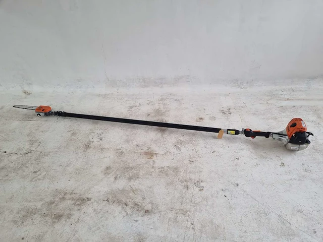 Stihl ht101 hoogsnoeier - werkend - afbeelding 5 van  8