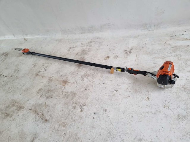 Stihl ht101 hoogsnoeier - werkend - afbeelding 3 van  7