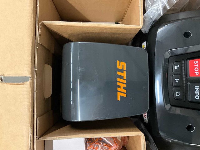 Stihl imow 4.0 evo robotmaaier - afbeelding 7 van  7