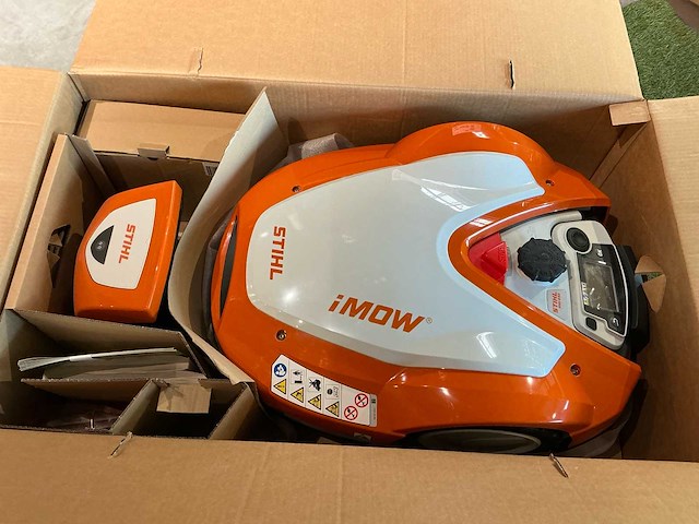 Stihl imow rmi 632 robotmaaier - afbeelding 4 van  4