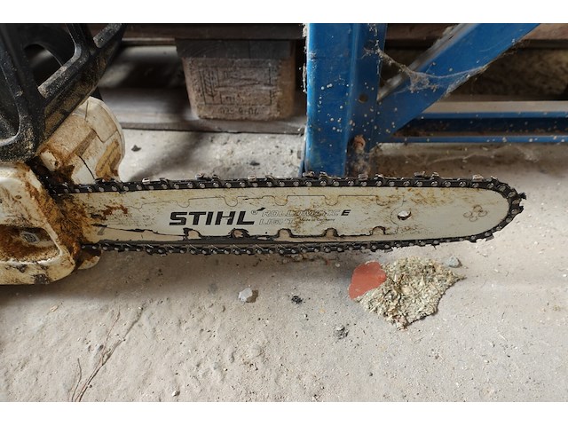 Stihl kettingzaag + gardena trimmer - afbeelding 3 van  5