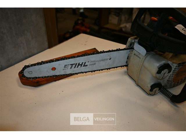 Stihl kettingzaag op benzine - afbeelding 2 van  6