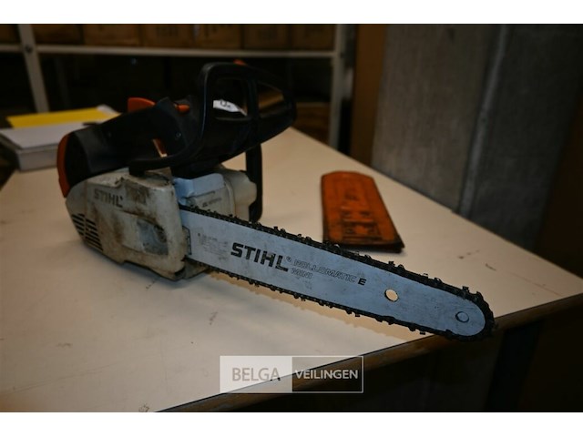 Stihl kettingzaag op benzine - afbeelding 5 van  6