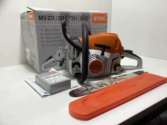 Stihl ms 231c kettingzaag - afbeelding 1 van  4