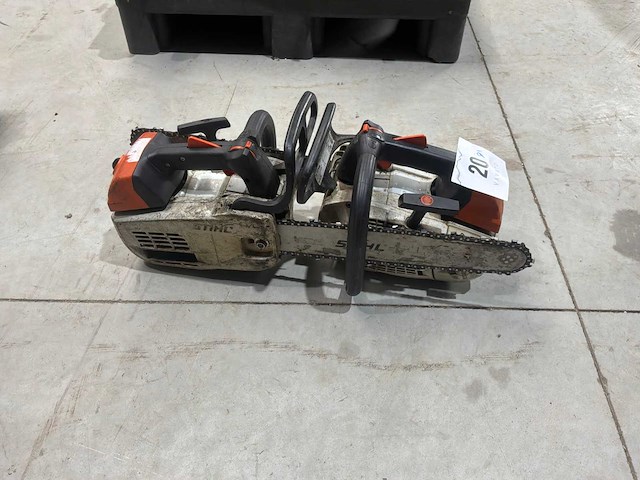 Stihl ms201 st kettingzaag (2x) - afbeelding 1 van  4