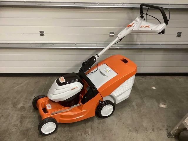 Stihl rma 443 pv accu grasmaaier ap-systeem - afbeelding 1 van  10