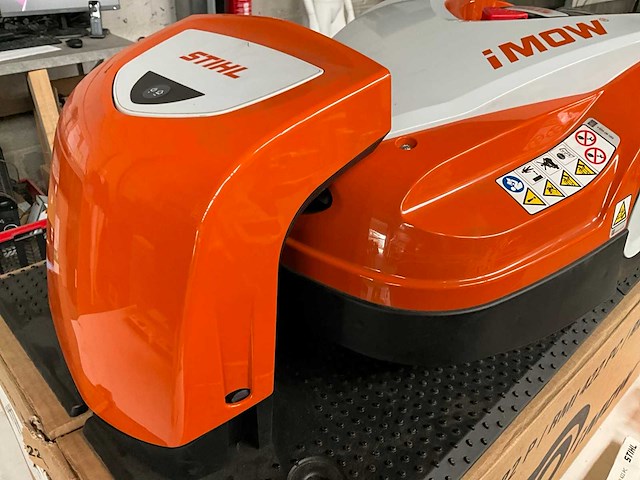 Stihl rmi 422.2 p imow robotmaaier - afbeelding 7 van  12