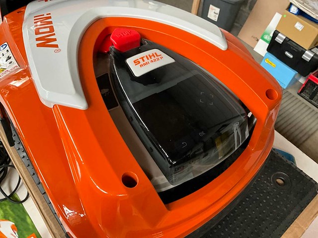 Stihl rmi 422.2 p imow robotmaaier - afbeelding 11 van  12