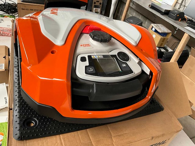 Stihl rmi 632.1 imow robotmaaier - afbeelding 10 van  13