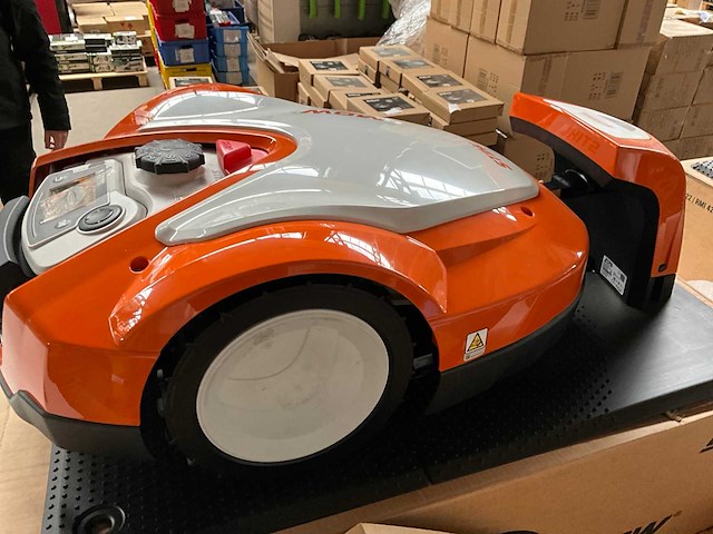Stihl rmi 632.1 imow robotmaaier - afbeelding 13 van  13
