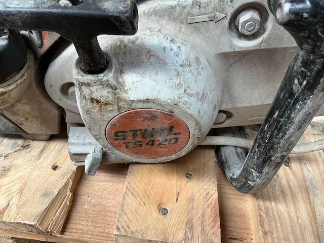 Stihl st420 betonzaag - afbeelding 2 van  7