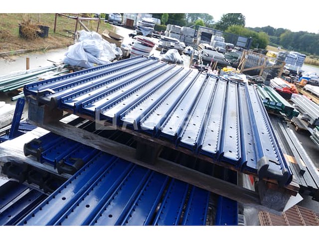 Stijve hekpanelen + palen + accessoires (ral5003) - afbeelding 8 van  12