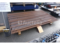 Stijve hekpanelen + palen (ral8024) - afbeelding 3 van  5