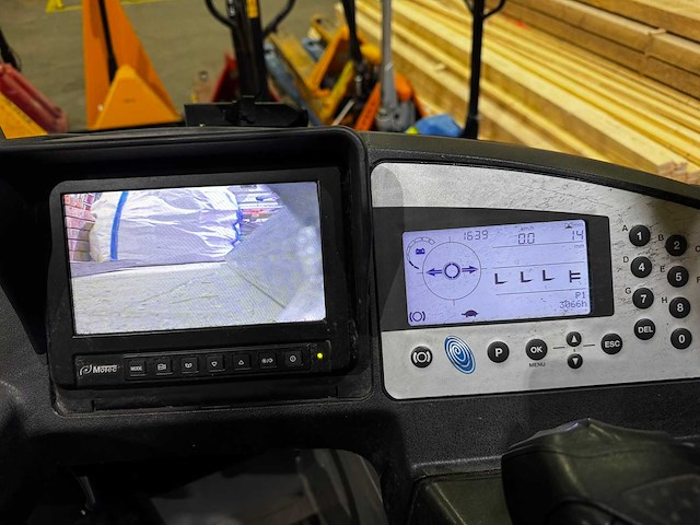 Still - fmx-14 - reach heftruck - 2018 - afbeelding 6 van  7