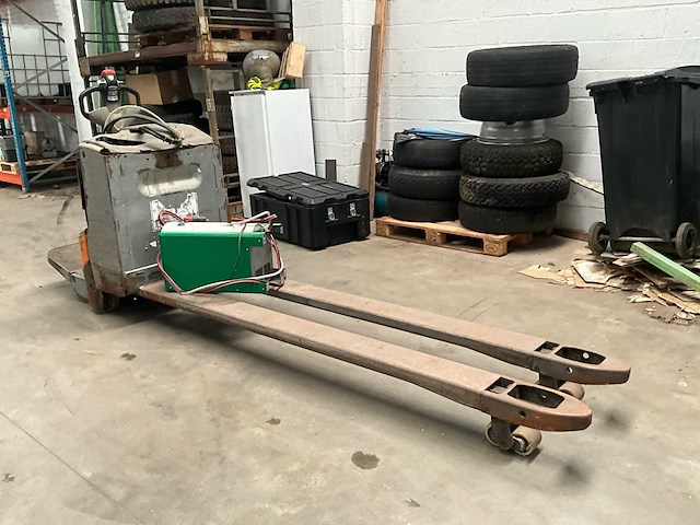 Still long forks vorkheftruck - afbeelding 11 van  17