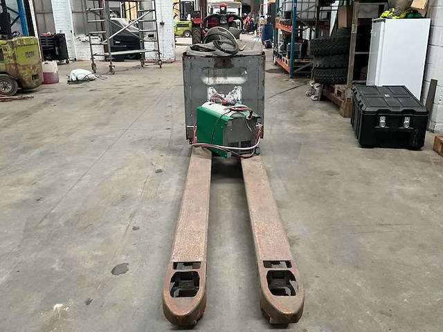 Still long forks vorkheftruck - afbeelding 12 van  17