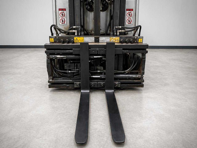 Still rx20-16 elektrische heftruck – 1600 kg – triplex mast – 6.05 m hefhoogte inclusief lader - afbeelding 11 van  14