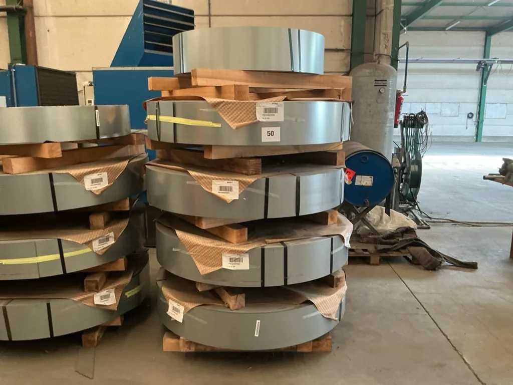 Stock bouwmaterialen, machines en profielen