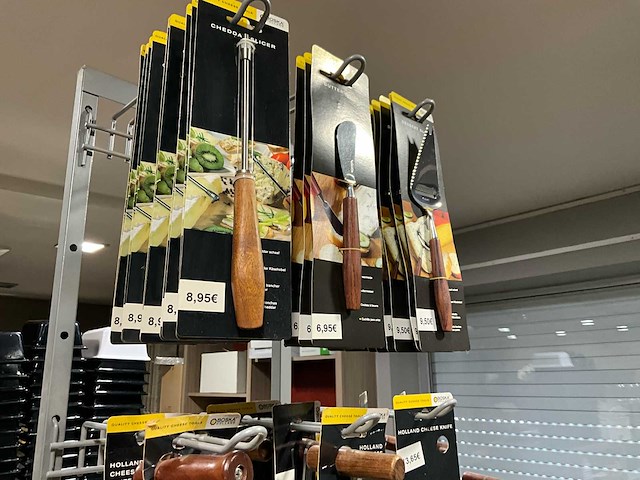Stock kaaswinkel (raspen, fondue, stolpen,…) - ongebruikt - afbeelding 8 van  13