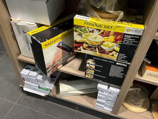 Stock kaaswinkel (raspen, fondue, stolpen,…) - ongebruikt - afbeelding 11 van  13