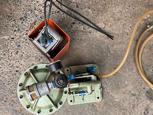 Stocko wp 5021 pneumatische pers voor drukknopen en nestels - afbeelding 4 van  4