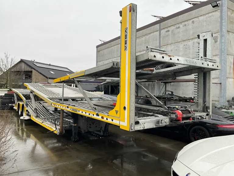 Stockverkoop new holland parts en machines wegens stopzetting activiteiten