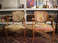 Stoel met borduurwerk (x3) - afbeelding 13 van  15