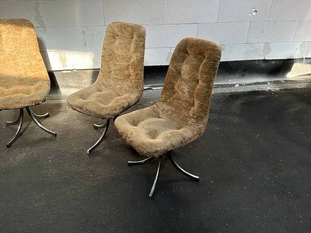 Stoel / set van 4 vintage stoelen in beige stof met chromen voet - afbeelding 8 van  15