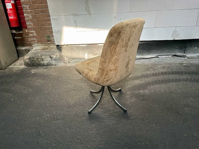 Stoel / set van 4 vintage stoelen in beige stof met chromen voet - afbeelding 2 van  15