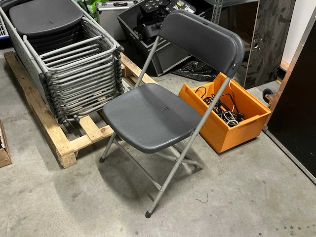 Stoelen (15x) - afbeelding 1 van  4