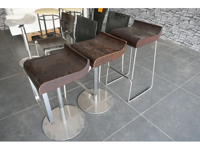 Stoelen en barkrukken - afbeelding 2 van  4