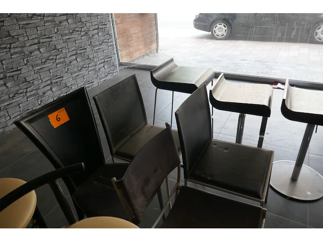 Stoelen en barkrukken - afbeelding 4 van  4