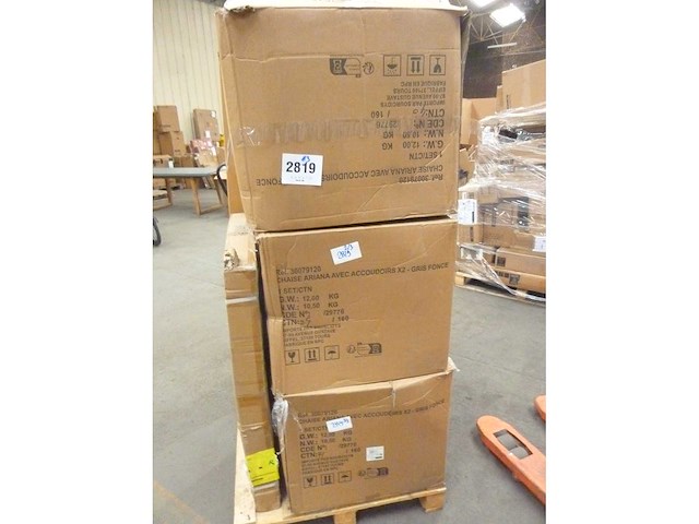 Stoelen met fluwelen armleuningen en metalen poten (x6) - afbeelding 9 van  9