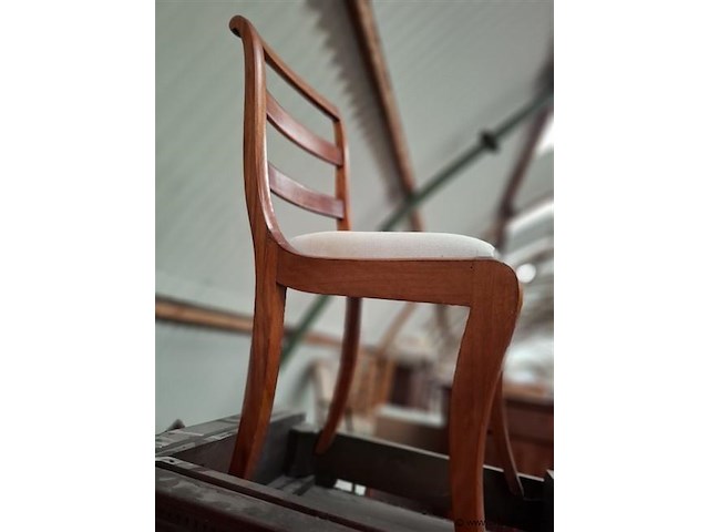 Stoelen - afbeelding 2 van  2
