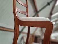 Stoelen - afbeelding 2 van  2