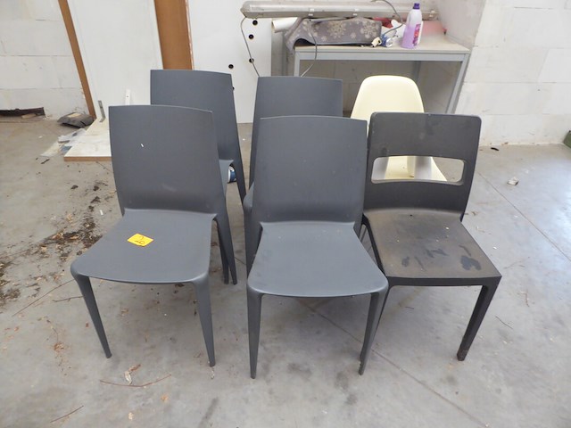 Stoelen - afbeelding 1 van  2