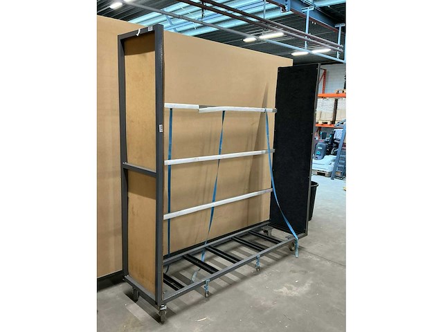 Stoelenkar - afbeelding 2 van  2