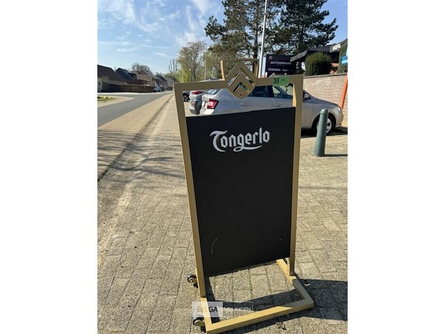 Stoepbord tongerlo in metaal op wielen - afbeelding 4 van  5