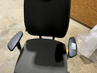 Stoffen bureelstoel met hoofdsteun - afbeelding 1 van  1