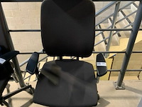 Stoffen bureelstoel met hoofdsteun - afbeelding 1 van  1